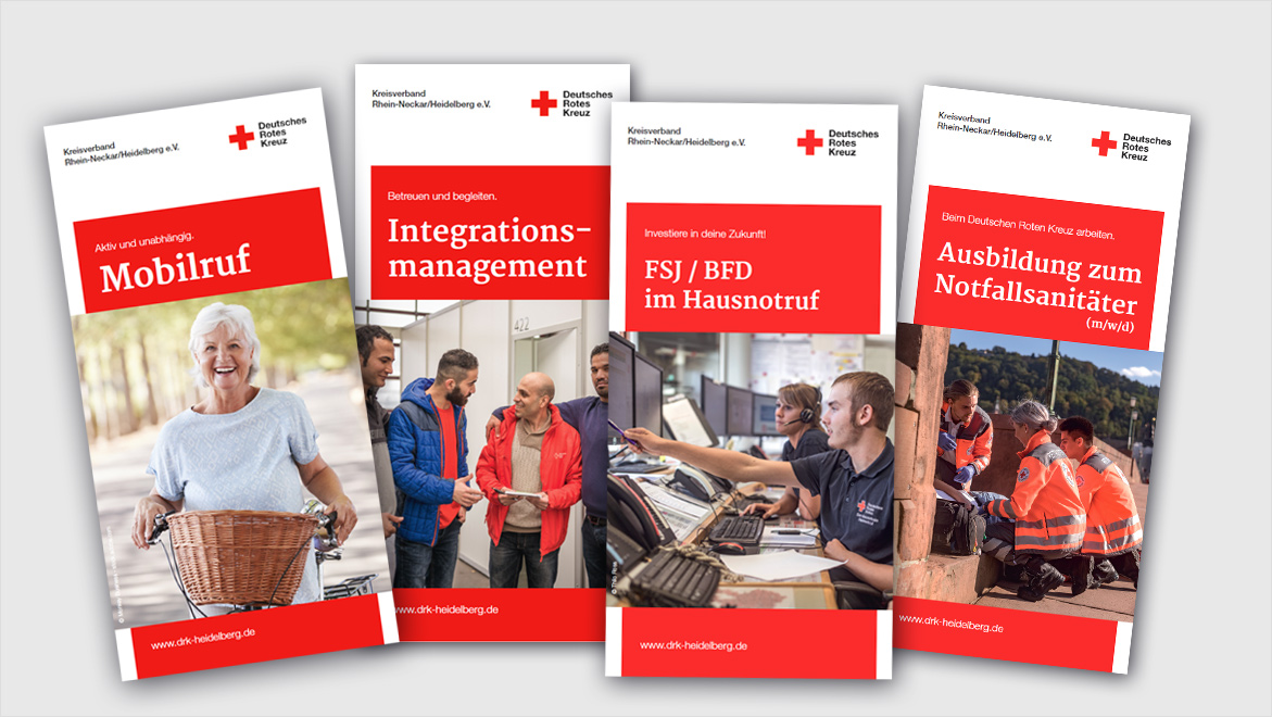 Vier verschiedene Flyer des DRK Kreisverbandes Heidelberg